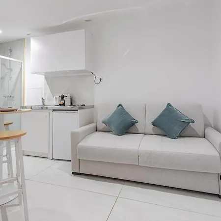 Apartment Petit Pratique Proche Sacre-coeur *