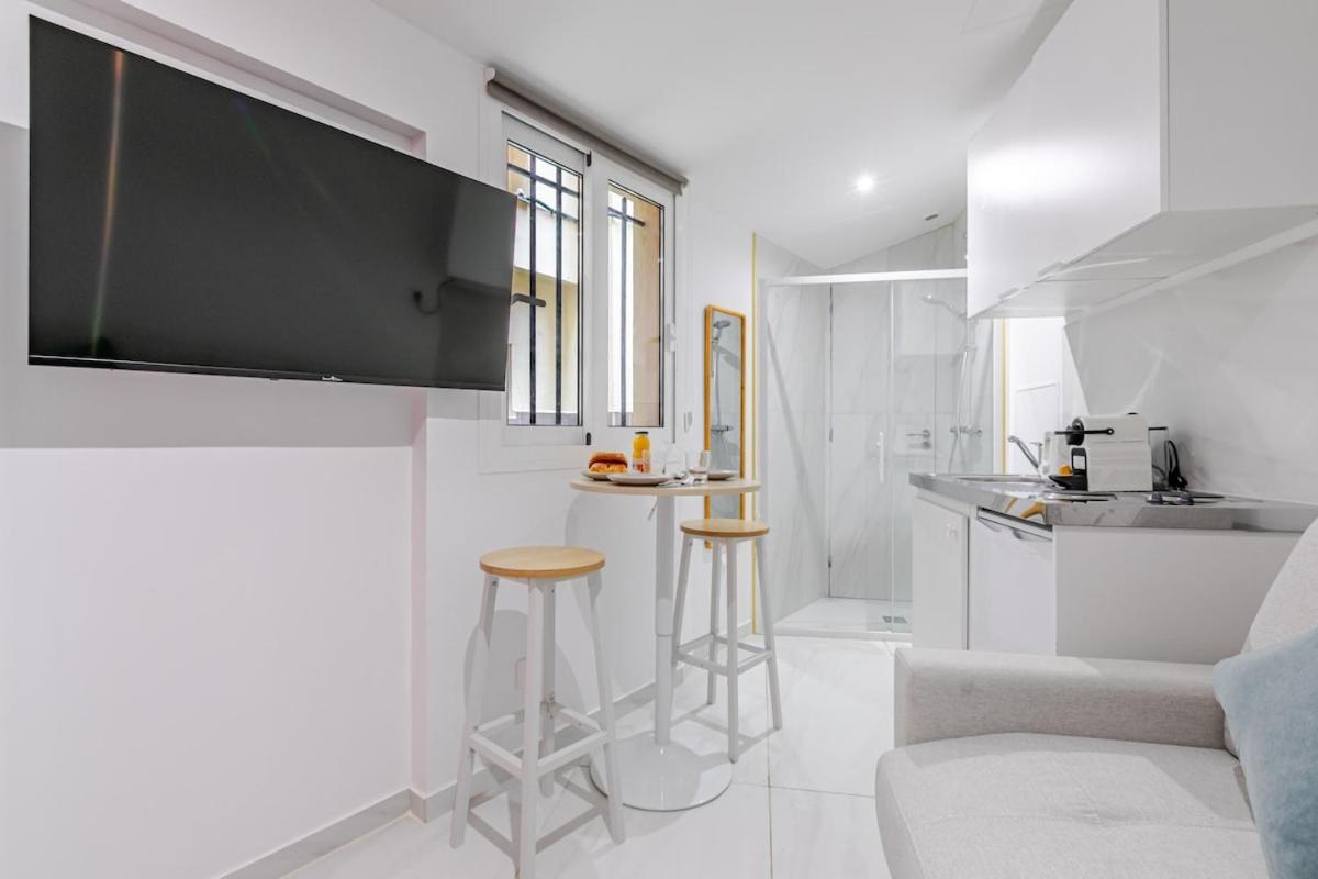 Apartment Petit Pratique Proche Sacre-coeur Paris